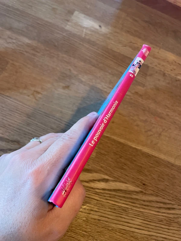 Livre La bibliothèque Rose Winx Club Numéro 48 Le pouvoir d’Harmonix - photo numéro 2