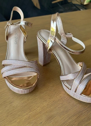 Sandales à talons, marca: CHC-Shoes, estado: Novo sem etiquetas, tamanho: 37, €6.00, €7.00 inclui Proteção do Comprador