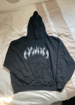 felpa nera, brand: Pull & Bear, condizioni: Nuovo senza cartellino, taglia: M / IT 42 / EU 38, €15.00, €16.45 include la Protezione acquisti