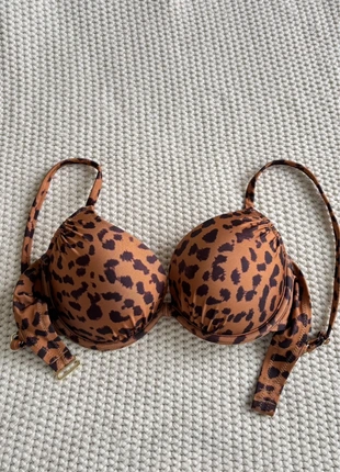Leo-Bikini-Top von H&M – ungetragen, marke: H&M, zustand: Neu, größe: Sonstige, 4,00 €, 4,90 € inklusive Vinted-Käuferschutz
