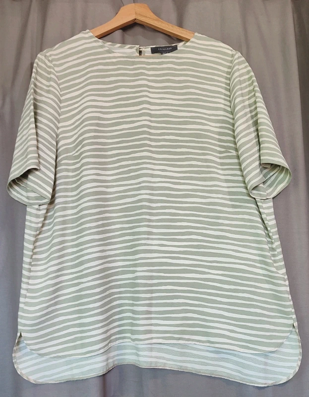 Top à rayures 🌿 vert pâle et blanc