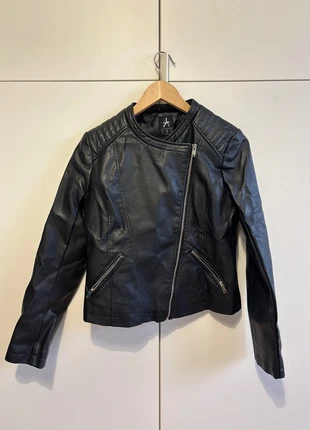 Zwarte leren jas met assymetrische rits, marque: Atmosphere, état: Bon état, taille: M / 38 / 10, 2,00 €, 2,80 € Protection acheteurs incluse