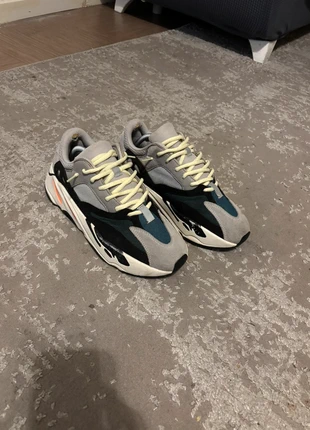 Adidas yeezy boost Wave Runner - 42, marque: adidas, état: Très bon état, taille: 42, 115,00 €, 121,45 € Protection acheteurs incluse