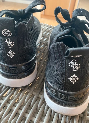 Guess sneakers, marque: GUESS, état: Très bon état, taille: 37, 40,00 €, 42,70 € Protection acheteurs incluse