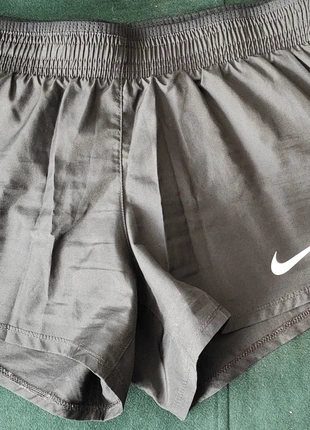 Spodenki Nike, marque: Nike, état: Très bon état, taille: XS / 34 / 6, 8,00 €, 9,10 € Protection acheteurs incluse