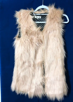 Fórmula joven furry gilet, brand: Fórmula Joven, condition: Satisfactory, size: M / UK 12-14, £2.00, £2.80 includes Buyer Protection