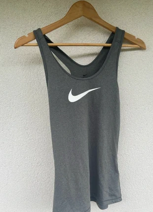 Débardeur Nike gris pour femme taille XS comme neuf, marke: Nike, zustand: Neu, größe: XS / 34 / 6, 15,00 €, 16,45 € inklusive Vinted-Käuferschutz