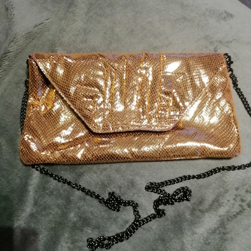 Pochette doree Naf Naf Vinted