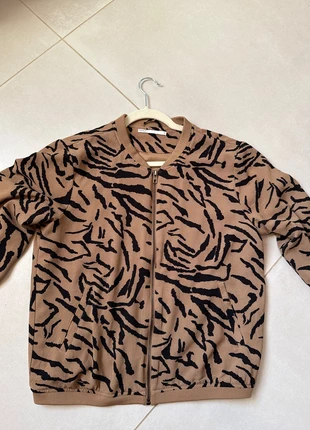 Only lux bomber hacker aop tg 42, marca: ONLY, estado: Nuevo sin etiquetas, tamaño: M / 38 / 10, 10,00 €, 11,20 € Protección al comprador incluida