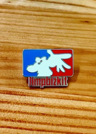 Limpbizkit Logo Metal Brooch Pin, état: Neuf sans étiquette, 4,99 €, 5,94 € Protection acheteurs incluse