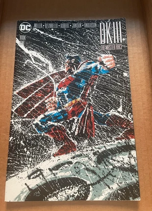 Dk III the master race book nine #9 frank miller 2016 with mini comic inside, estado: Satisfatório, €3.25, €4.11 inclui Proteção do Comprador