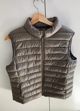 Chaleco padded kaki, brand: Primark, condizioni: Nuovo con cartellino, taglia: M / IT 42 / EU 38, €6.00, €7.00 include la Protezione acquisti