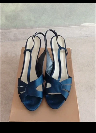 sandalo elegante in raso blu tacco 8cm n.39, marke: sandalo elegante confort, zustand: Sehr gut, größe: 39, 18,00 €, 19,60 € inklusive Vinted-Käuferschutz