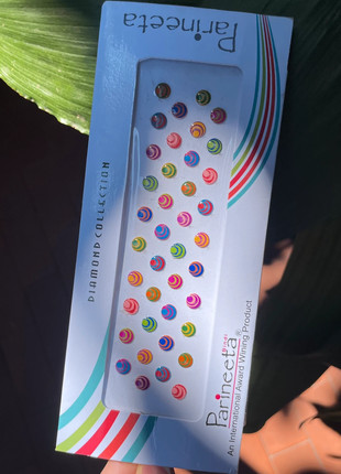 Big colourful bindi set, marque: Bollywood, état: Très bon état, 3,50 €, 4,38 € Protection acheteurs incluse