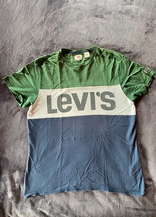 Camiseta levis, marca: Levi's, estado: Muy bueno, tamaño: M, 5,00 €, 5,95 € Protección al comprador incluida