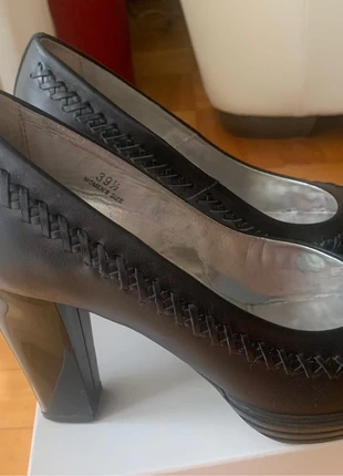 Hogan 39 1/2, marque: Hogan, état: Bon état, taille: 39.5, 10,00 €, 11,20 € Protection acheteurs incluse