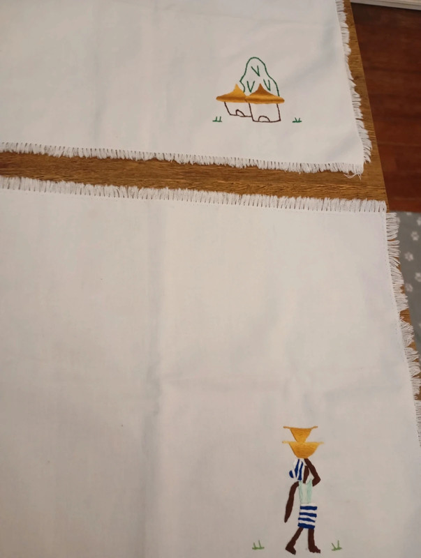 Serviettes ou set de table broderie africaine 3