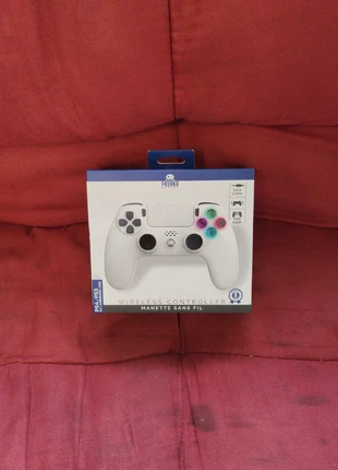 Controller wireless compatibile PS4/PS3/PC/Android/IOS, brand: freaks geeks, condizioni: Nuovo con cartellino, €40.00, €42.70 include la Protezione acquisti