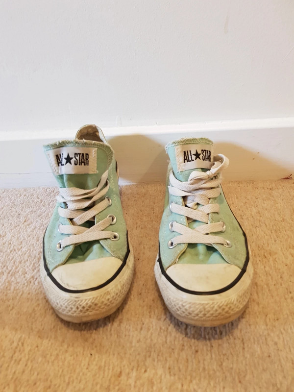 Mint green converse Vinted