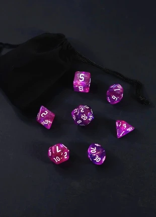 Set 7 Dadi Scintillanti Rosa Viola Pink Resin Dice D&D GDR Dungeon dnd D20 D12 D% D10 D8 D6 D4, marca: D&D, estado: Muy bueno, 7,00 €, 8,05 € Protección al comprador incluida