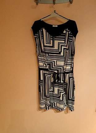 Magnifique robe ceinturée, marque: Yessica, état: Neuf sans étiquette, taille: 5XL / 50 / 22, 4,00 €, 4,90 € Protection acheteurs incluse