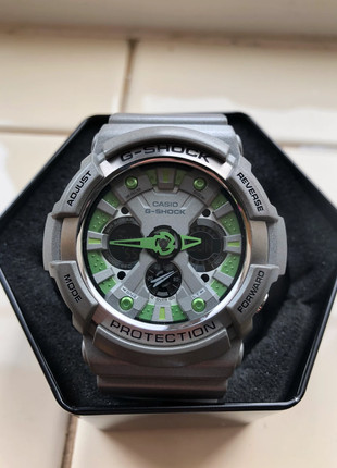 Mint condition Casio G-Shock men's watch metallic silver with