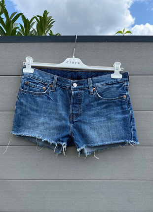 Short Taille Haute Levi's 501 en Jean Déchiré Bleu W28, marque: Levi's, état: Très bon état, taille: M / 38 / 10, 8,00 €, 9,10 € Protection acheteurs incluse