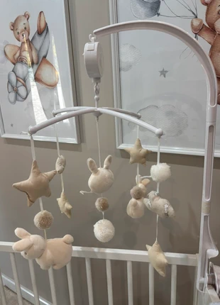Mobile bébé Maisons du Monde – étoiles et lapins – beige / écru – très bon état, marke: Maisons du Monde, zustand: Sehr gut, größe: 3-6 Monate / 62, 13,00 €, 14,35 € inklusive Vinted-Käuferschutz
