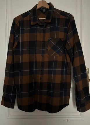 Chemise Volcom à carreaux marron & bleu – Taille M, marque: Volcom, état: Très bon état, taille: M, 15,00 €, 16,45 € Protection acheteurs incluse