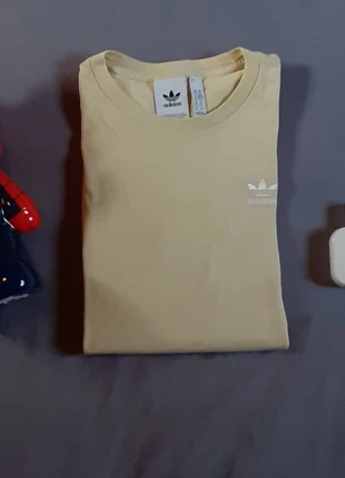 T-shirts / Maillot Adidas XS, marca: adidas, estado: Muy bueno, tamaño: XS, 9,00 €, 10,15 € Protección al comprador incluida