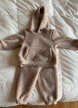 completo in teddy beige morbidissimo tg. 18 mesi, marca: Nazareno Gabrielli, estado: Novo sem etiquetas, tamanho: 18-24 meses / 86 cm, €8.00, €9.10 inclui Proteção do Comprador