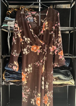 Kimono long transparent marron motif fleurie taille XL, état: Très bon état, taille: XL / 42 / 14, 12,00 €, 13,30 € Protection acheteurs incluse