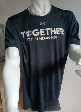 T shirt Under Armour manche longue taille XL, marque: Under Armour, état: Bon état, taille: XL, 8,50 €, 9,63 € Protection acheteurs incluse