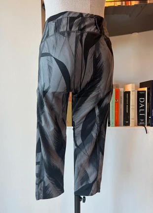 Salomon 80€ capri gray sports yoga running legging S, marque: Salomon, état: Très bon état, taille: S / 36 / 8, 15,00 €, 16,45 € Protection acheteurs incluse