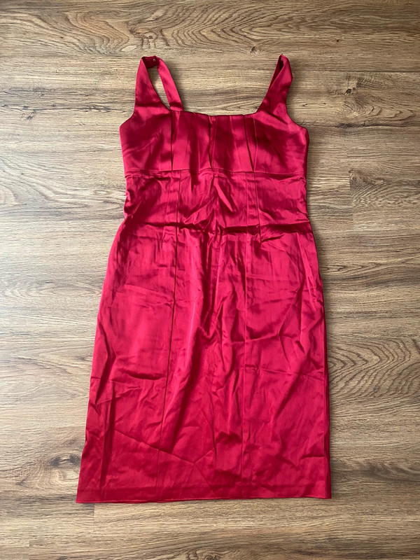 Women red dress 1