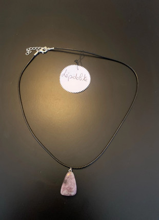 Collier en lépidolite, marque: lithotherapie, état: Neuf sans étiquette, 10,00 €, 11,20 € Protection acheteurs incluse