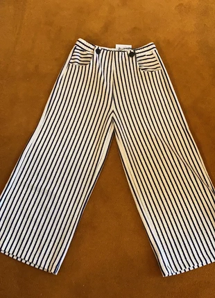 *Pantalon en rayures maritimes Zara*, marque: Zara, état: Neuf avec étiquette, taille: 12 ans / 152 cm, 13,00 €, 14,35 € Protection acheteurs incluse