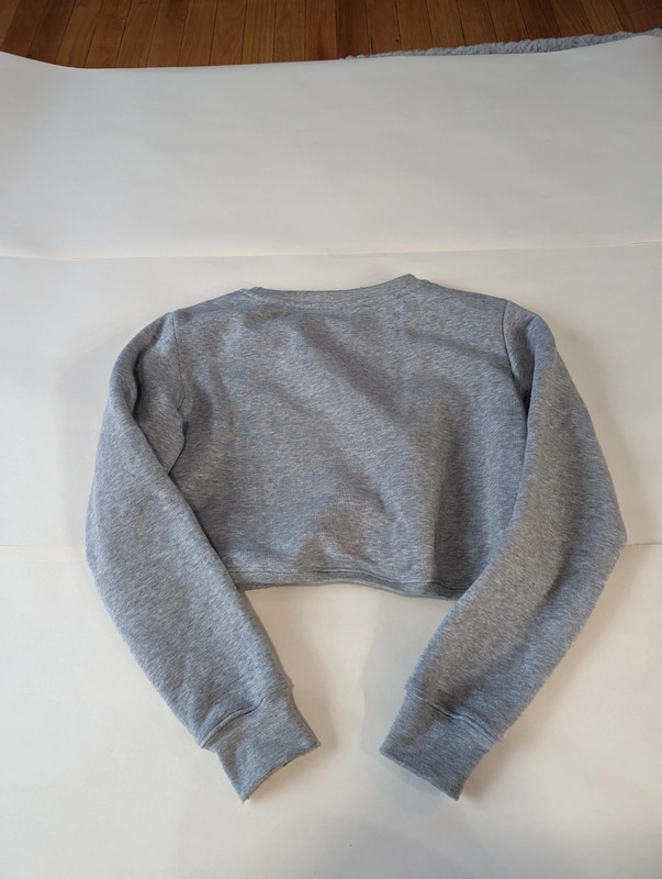 Cropped Sweatshirt 2