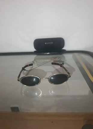 the Gucci 1550 002 sunglasses, marque: Gucci, état: Très bon état, 80,00 €, 84,70 € Protection acheteurs incluse