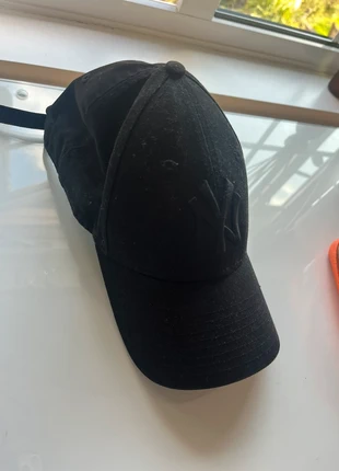 Black Yankees cap, brand: ASOS, condition: Good, size: One size, £20.00, £21.70 includes Buyer Protection