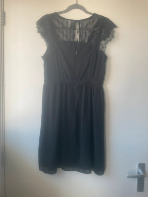 Black dress with lace yoke 3