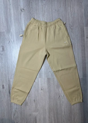 Jogging Solo Swoosh Nike jaune, marque: Nike, état: Très bon état, taille: M, 22,00 €, 23,80 € Protection acheteurs incluse