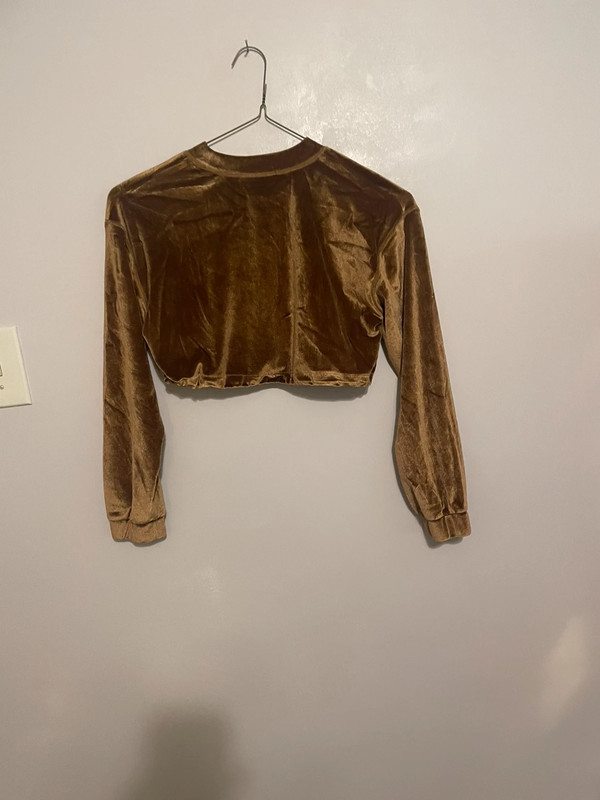 NWT gold color crop top 5