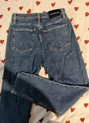 Jean droit bleu femme Calvin Klein, marque: Calvin Klein, état: Très bon état, taille: M / 38 / 10, 13,00 €, 14,35 € Protection acheteurs incluse