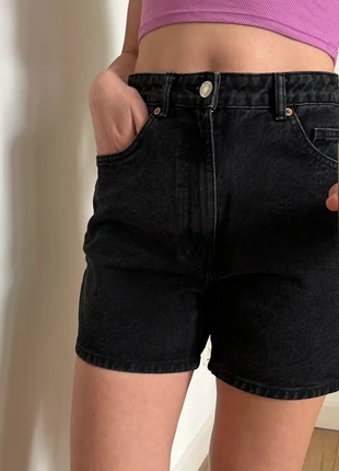 Black denim Bermuda by Zara size small, marque: Zara, état: Neuf sans étiquette, taille: S / 36 / 8, 14,95 €, 16,40 € Protection acheteurs incluse