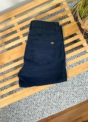 Short Stradivarius bleu marine Taille 34, marque: Stradivarius, état: Très bon état, taille: XS / 34 / 6, 5,00 €, 5,95 € Protection acheteurs (Pro) incluse