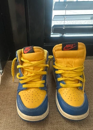 Nike kinder sneakers, marca: Nike, estado: Muito bom, tamanho: 23, €15.00, €16.45 inclui Proteção do Comprador