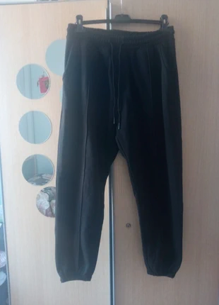 Men’s Black Joggers – Size L, Soft & Sporty, merk: Terranova, staat: Heel goed, maat: L, € 3,00, € 3,85 inclusief Kopersbescherming