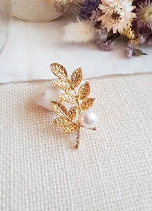 Broche feuillage doré à perle, brand: Tendence, condition: Very good, €9.00, €10.15 includes Buyer Protection Pro