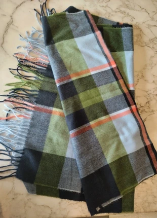 Sciarpa grande a scacchi e frange verde blu celeste grigio Stradivarius, marke: Stradivarius, zustand: Neu, 12,00 €, 13,30 € inklusive Vinted-Käuferschutz